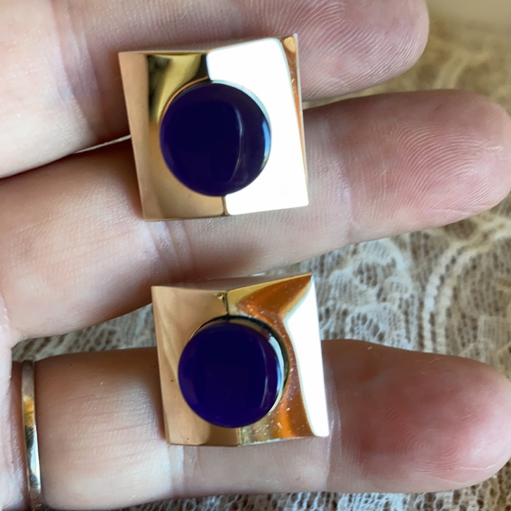 VTG Hughes & Hatcher gold tone pyramid shape & purple cylinder center cuff links